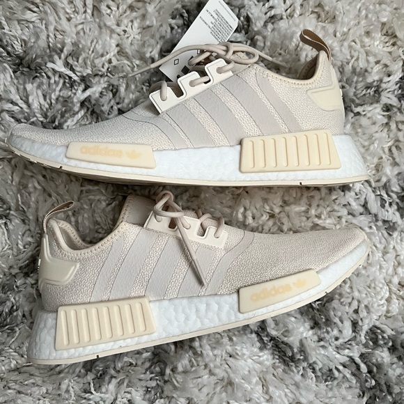 adidas Shoes - ADIDAS ORIGINALS NMD R1 PRIMEBLUE RUNNING US 9.5 GX8383 Wonder White